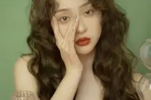 谢娜成都演唱会想看人数超35万艺人跨界为何引争议